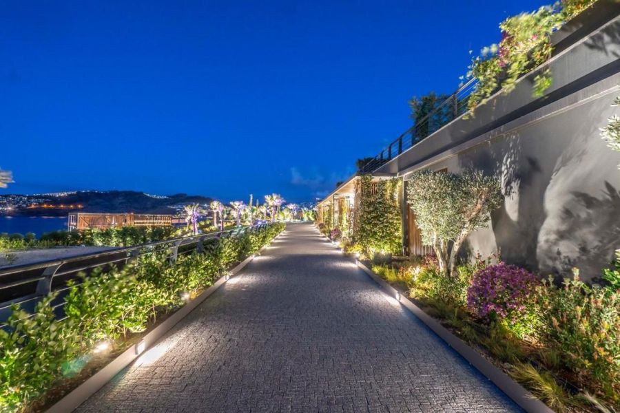 Aydınlatmalı Gece Promenadı